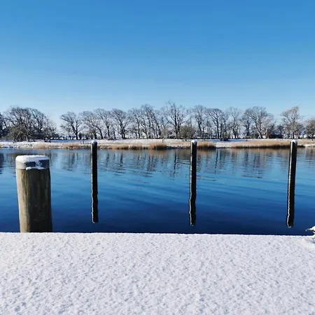 Wohlfuehl-orte24 Am Hafen In Schaprode, Ruegen Apartmán