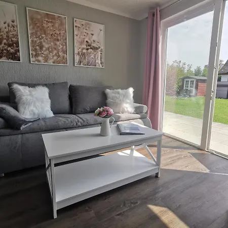 Wohlfuehl-orte24 Am Hafen In Schaprode, Ruegen *